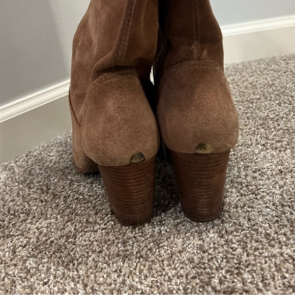 Ugg Suede Boot - Picture 6 of 6